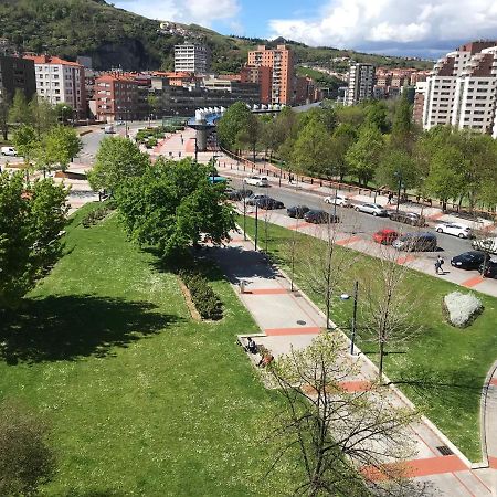 Amezola 2- Habitacion Con Bano Exterior De Uso Privado En Casa Compartida Bilbao Esterno foto