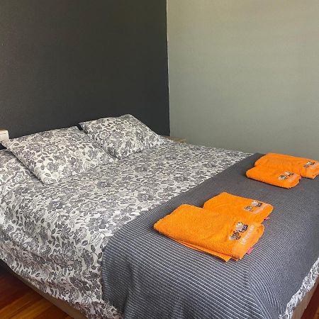 Amezola 2- Habitacion Con Bano Exterior De Uso Privado En Casa Compartida Bilbao Esterno foto